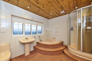 Photo 24- click for photo gallery